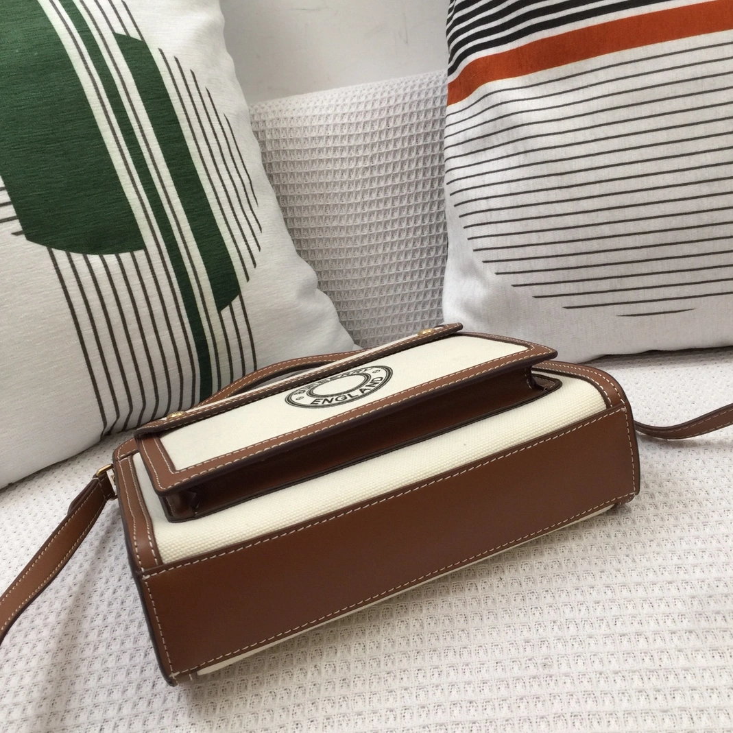 Lightweight 3828 Burberry AAA Quality Messenger Bags For Women