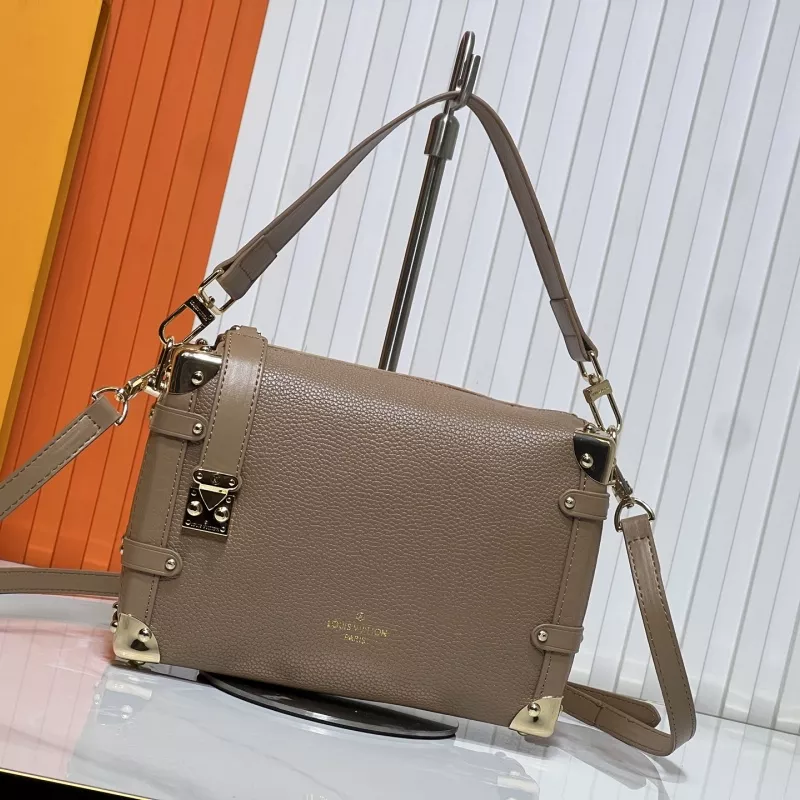 Lightweight 3866 Louis Vuitton AAA Quality Messenger Bags For Women