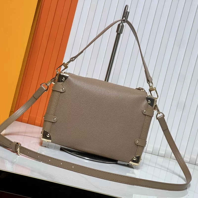 Lightweight 3866 Louis Vuitton AAA Quality Messenger Bags For Women