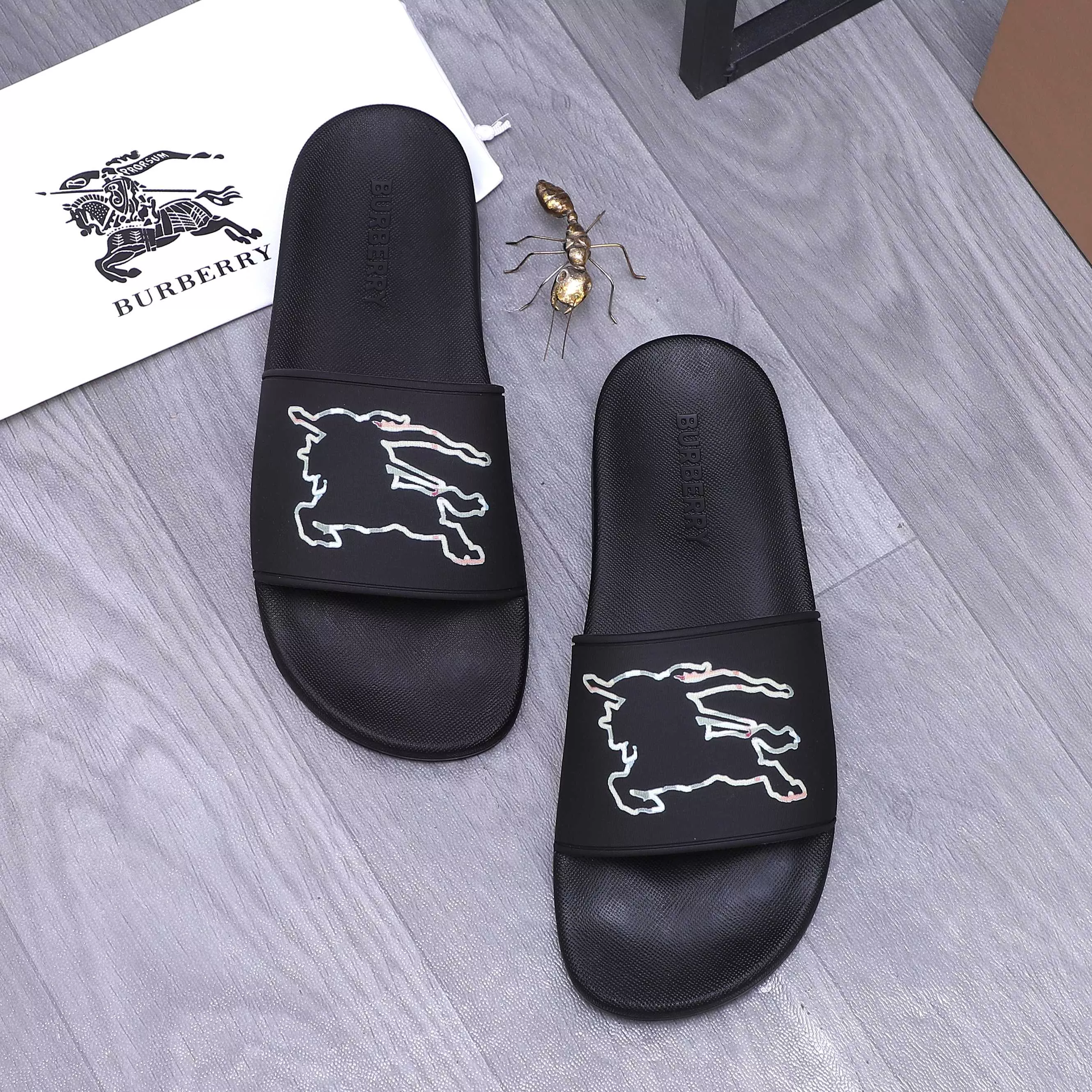 Lightweight 4076 Burberry Slippers For Men