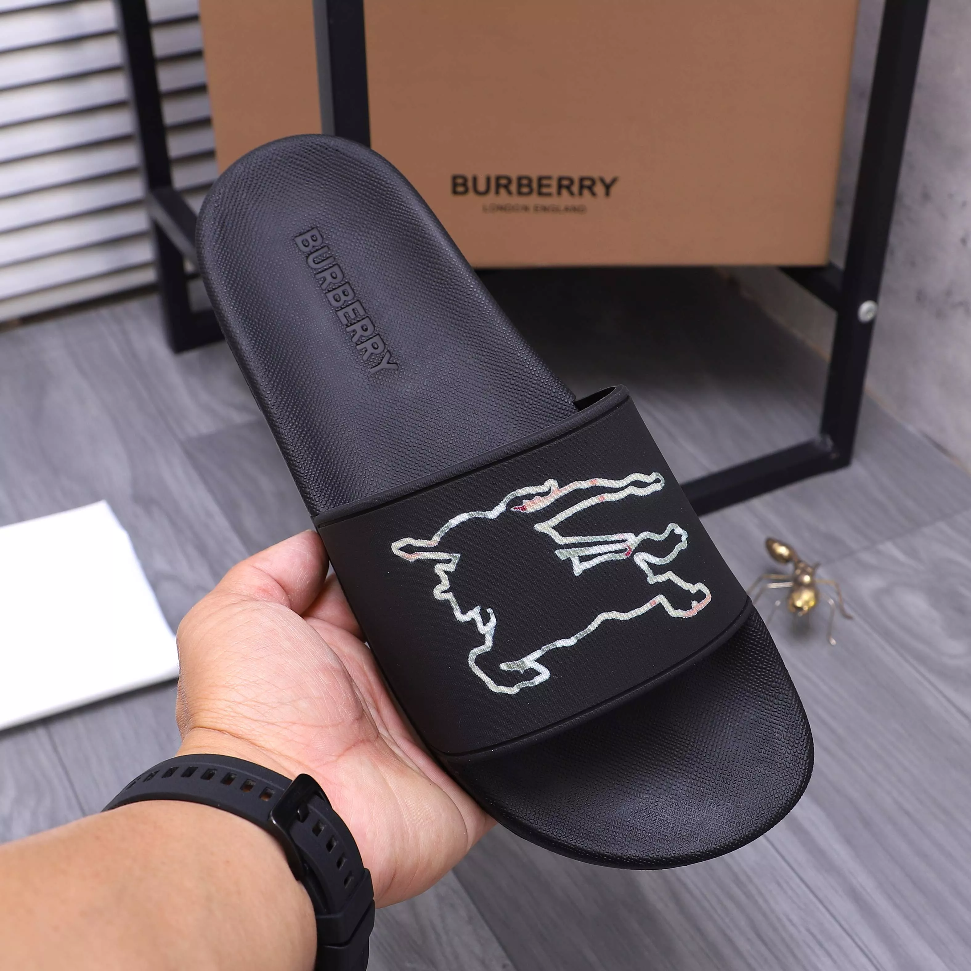 Lightweight 4076 Burberry Slippers For Men