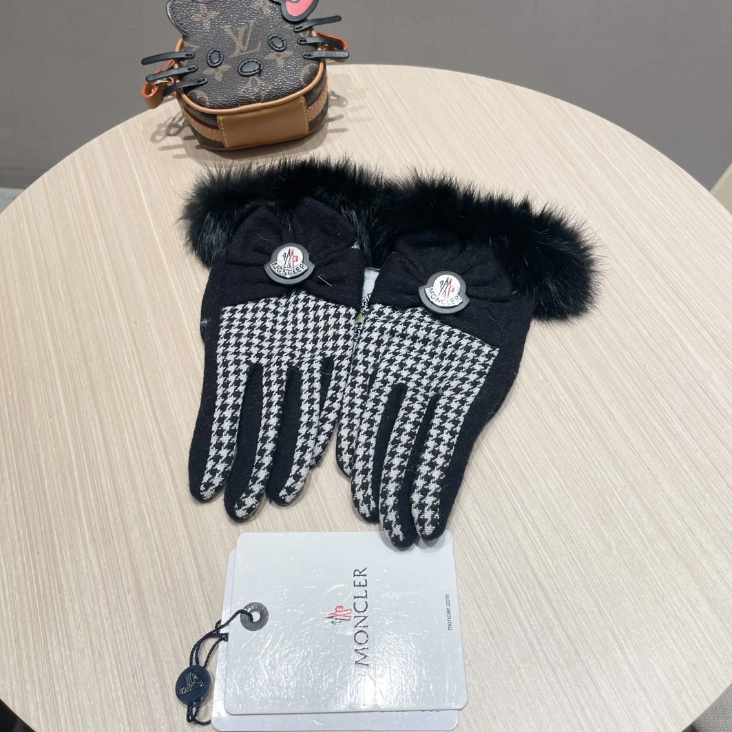 Lightweight 4290 Moncler Gloves For Women