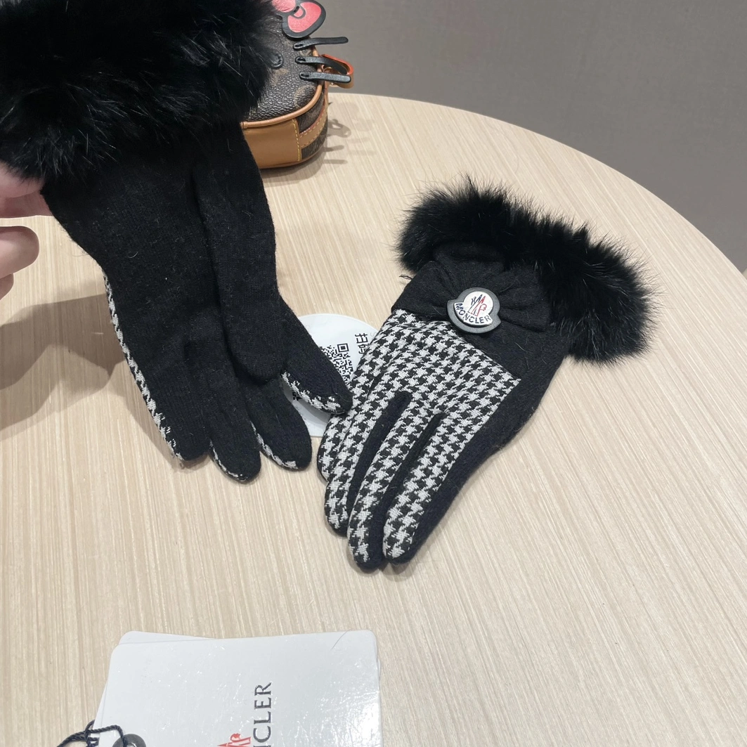 Lightweight 4290 Moncler Gloves For Women