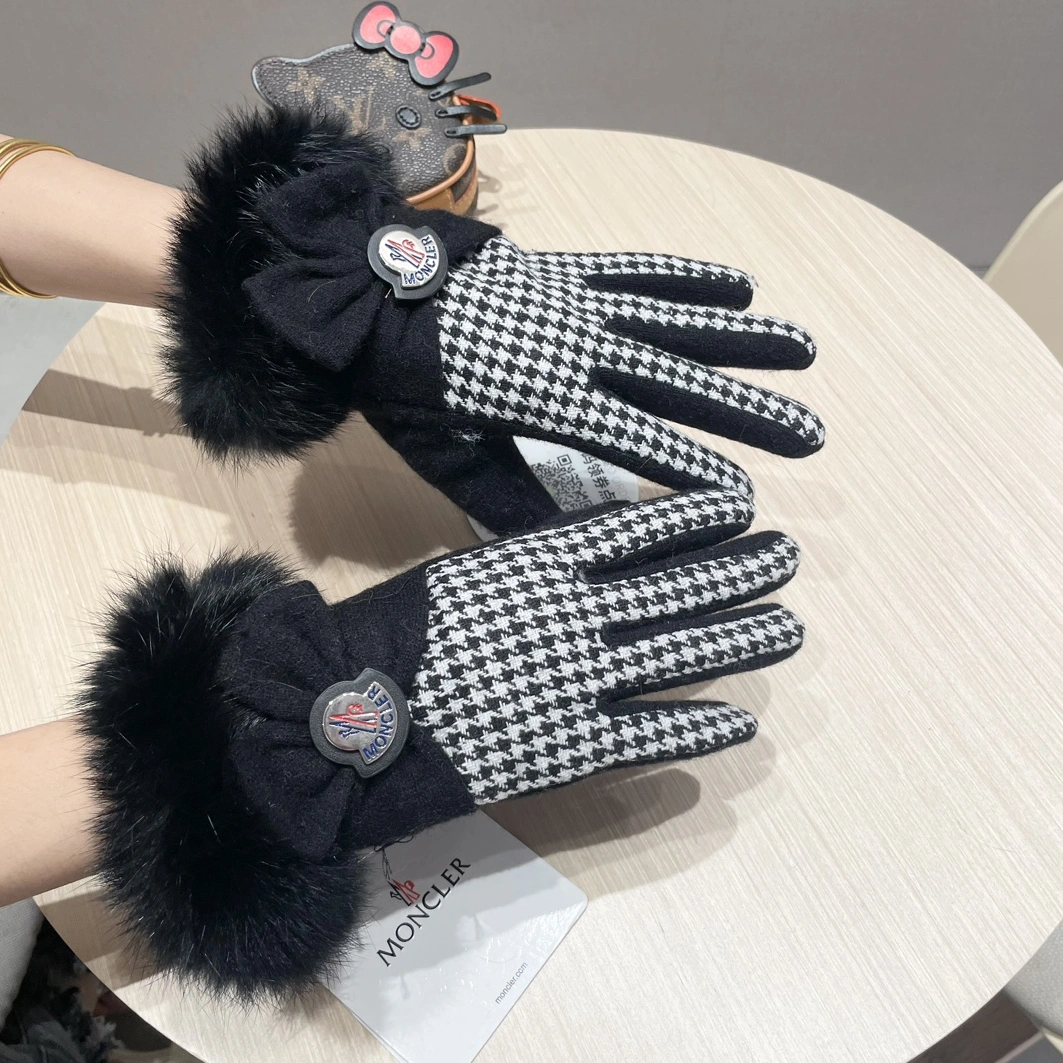 Lightweight 4290 Moncler Gloves For Women