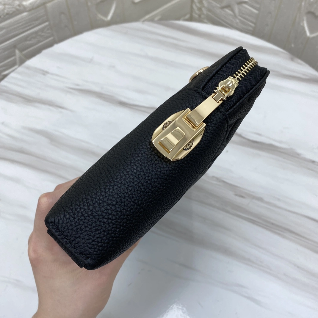 Lightweight 4299 Louis Vuitton AAA Man Wallets