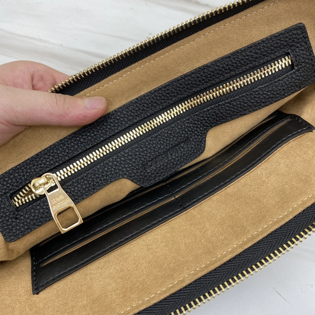 Lightweight 4299 Louis Vuitton AAA Man Wallets