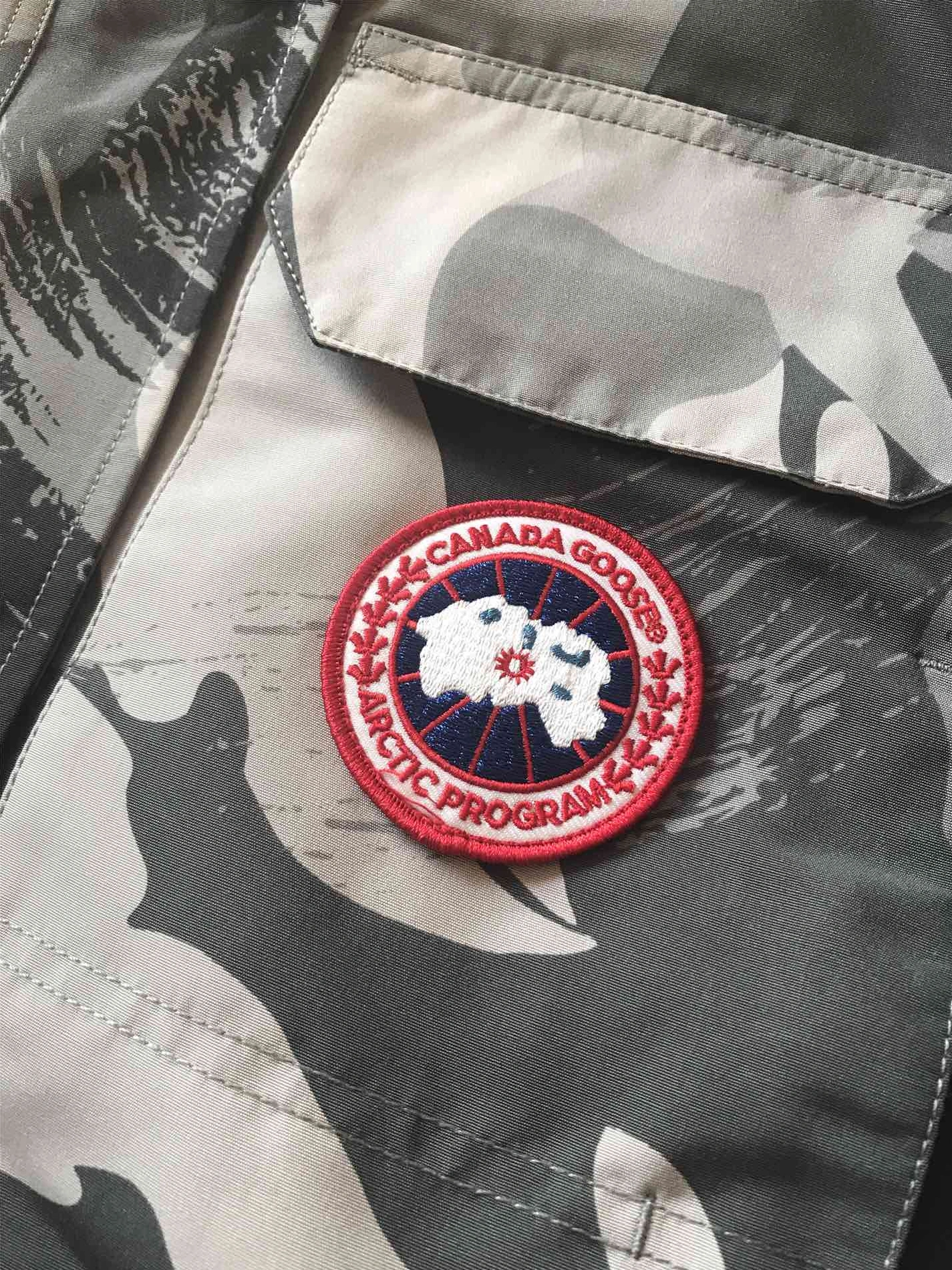 Lightweight 4309 Canada Goose Down Feather Coat Long Sleeved For Women