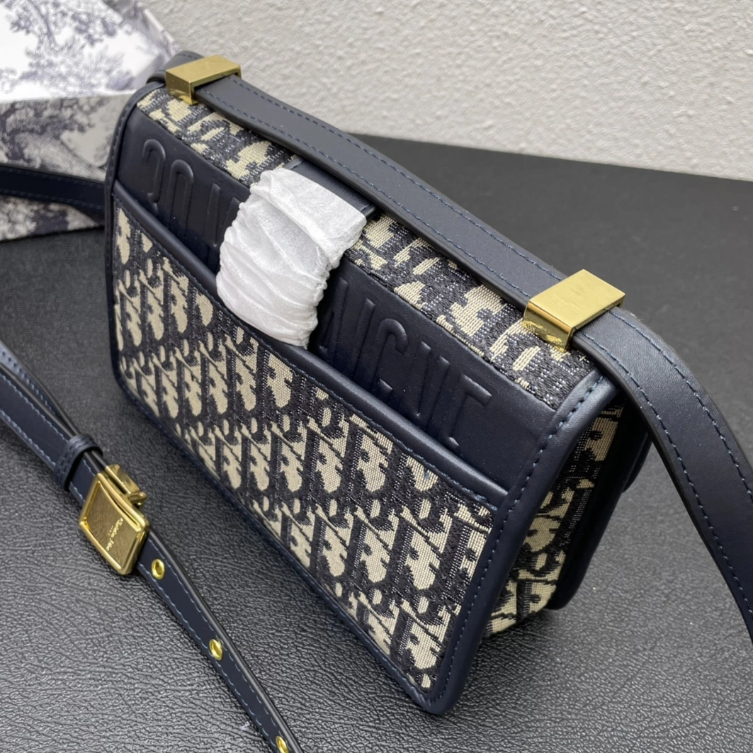 Lightweight 4567 Christian Dior AAA Quality Messenger Bags For Women