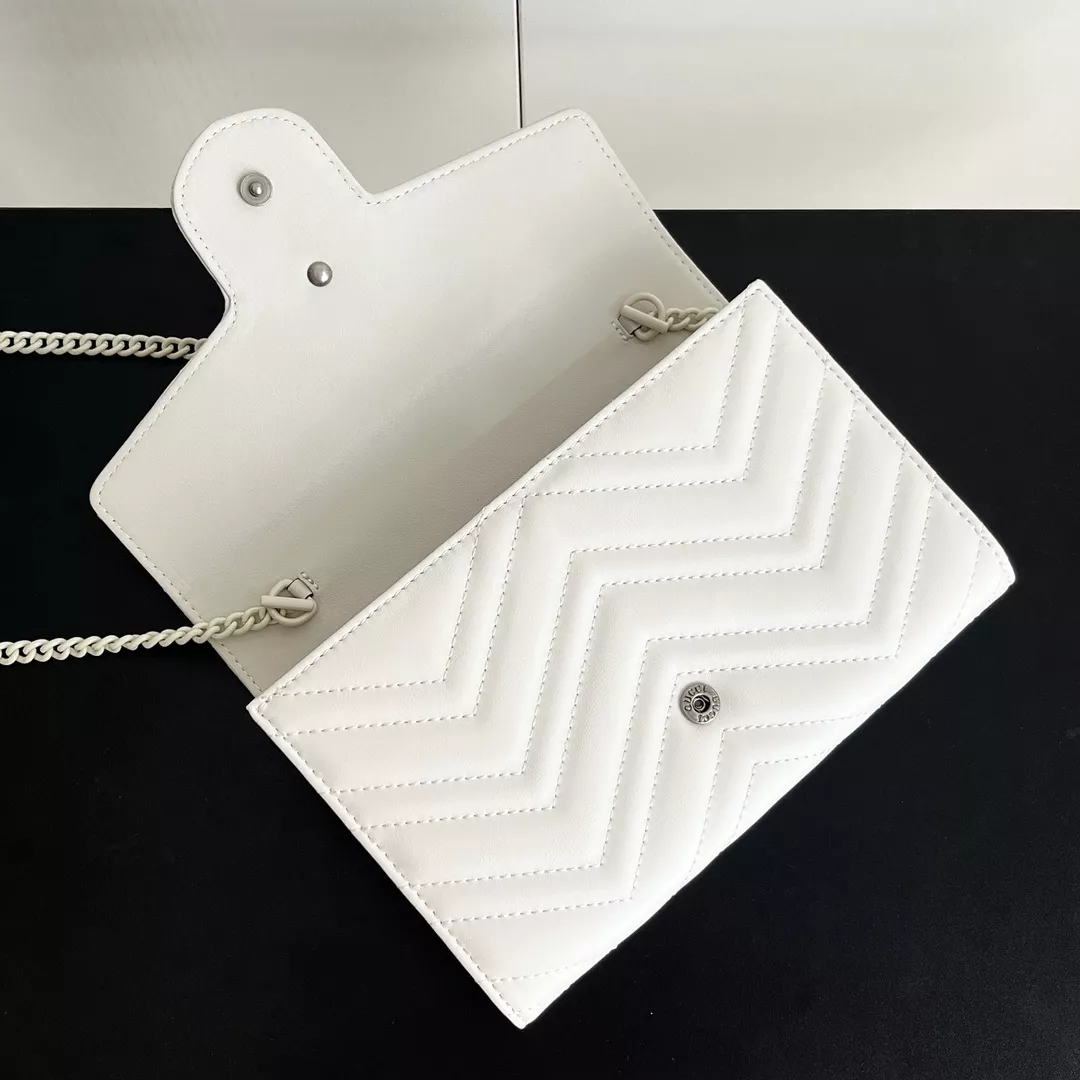 Lightweight 4880 Gucci AAA Quality Messenger Bags For Women