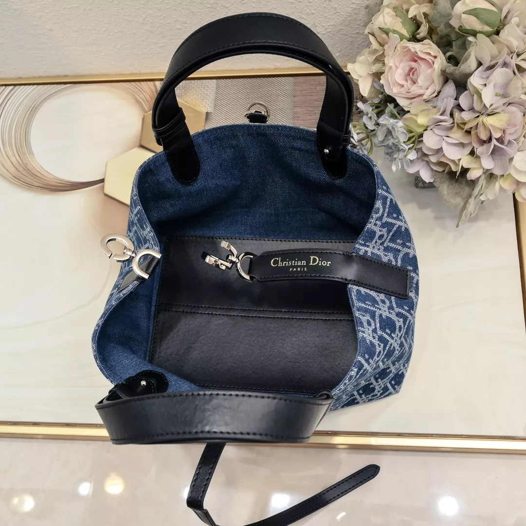 Lightweight 5201 Christian Dior AAA Quality Handbags For Women