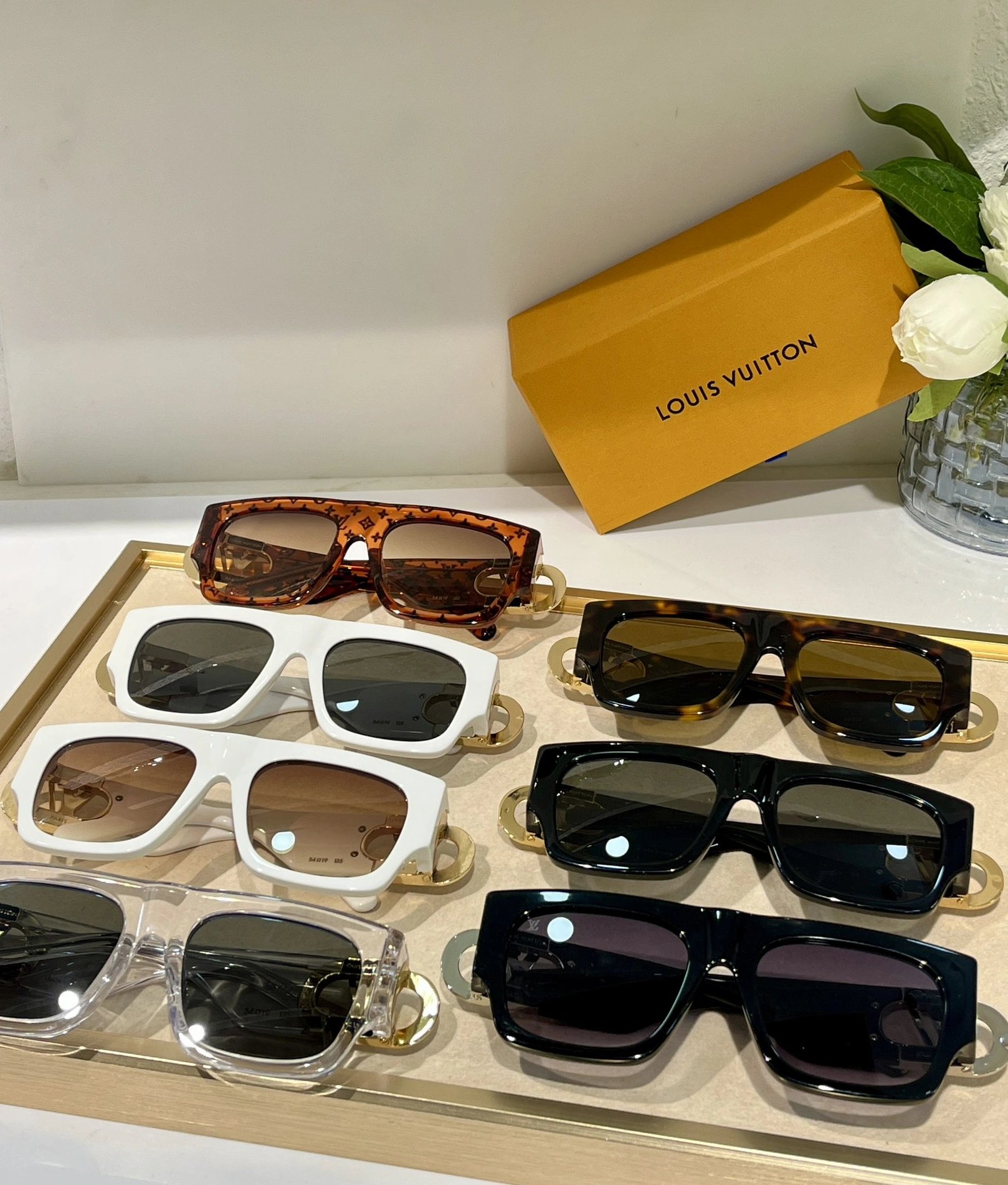 Lightweight 5339 Louis Vuitton AAA Quality Sunglasses