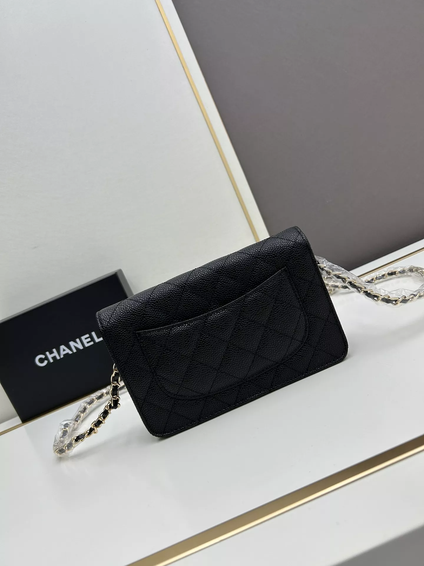 Lightweight 5695 Chanel AAA Quality Messenger Bags For Women