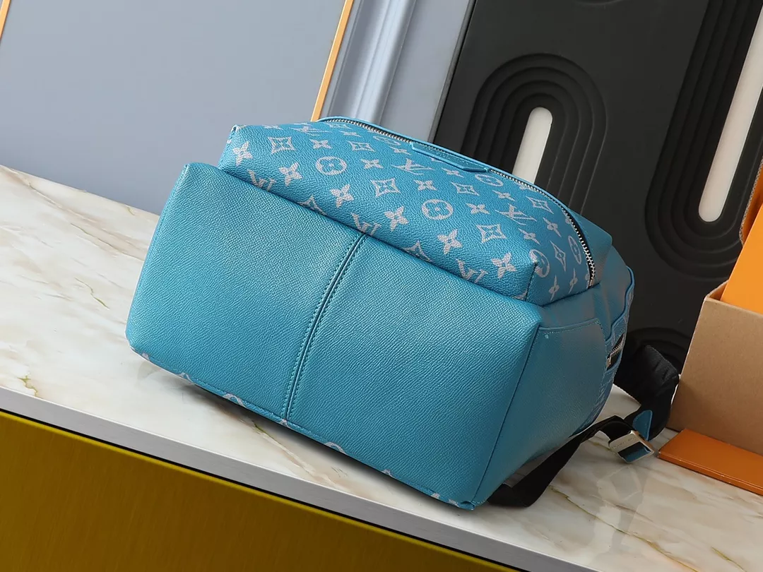 Lightweight 570 Louis Vuitton AAA Quality Backpacks For Women