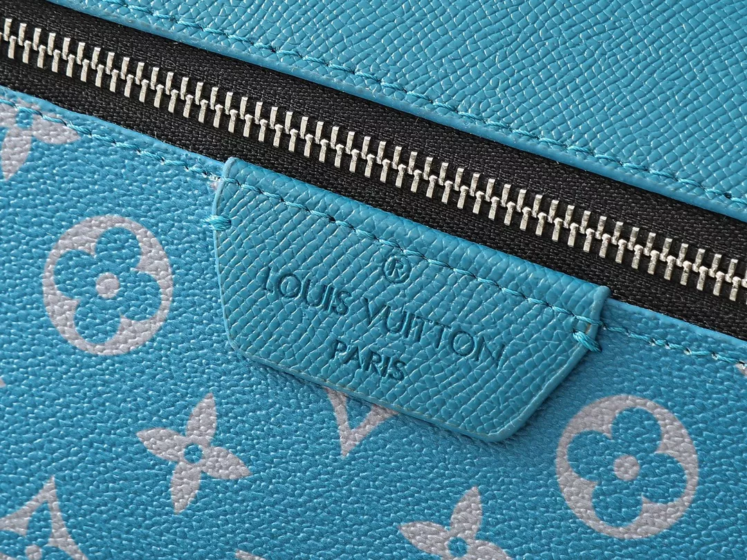 Lightweight 570 Louis Vuitton AAA Quality Backpacks For Women