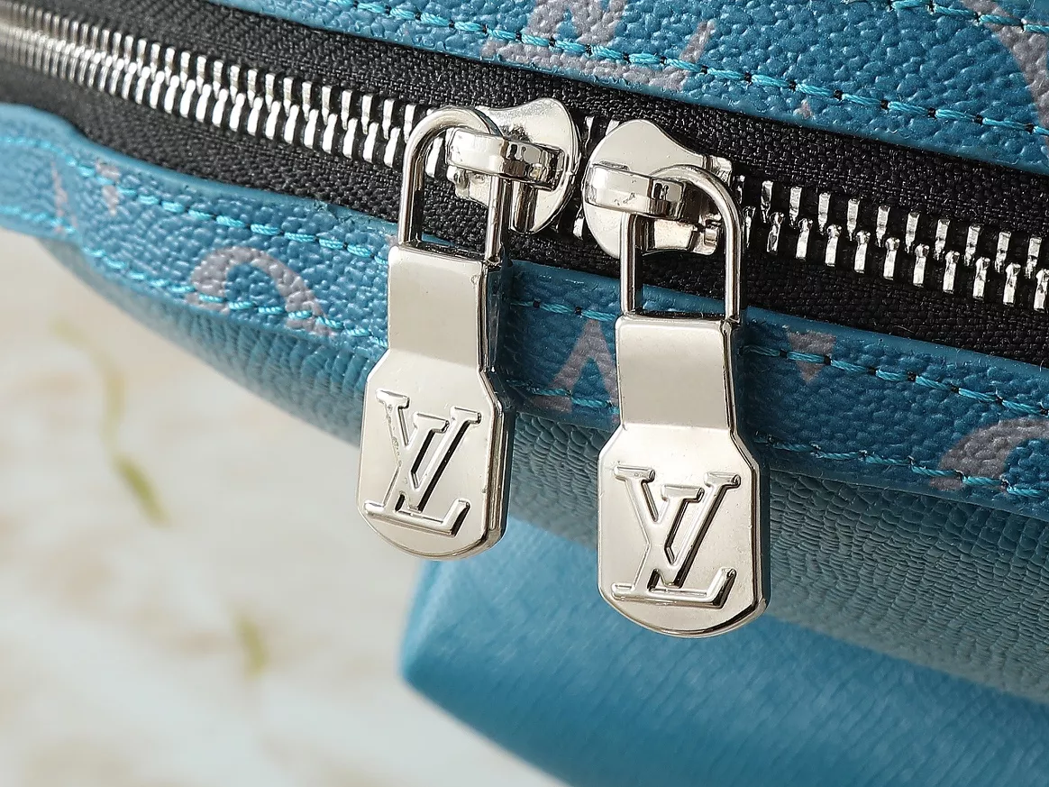 Lightweight 570 Louis Vuitton AAA Quality Backpacks For Women