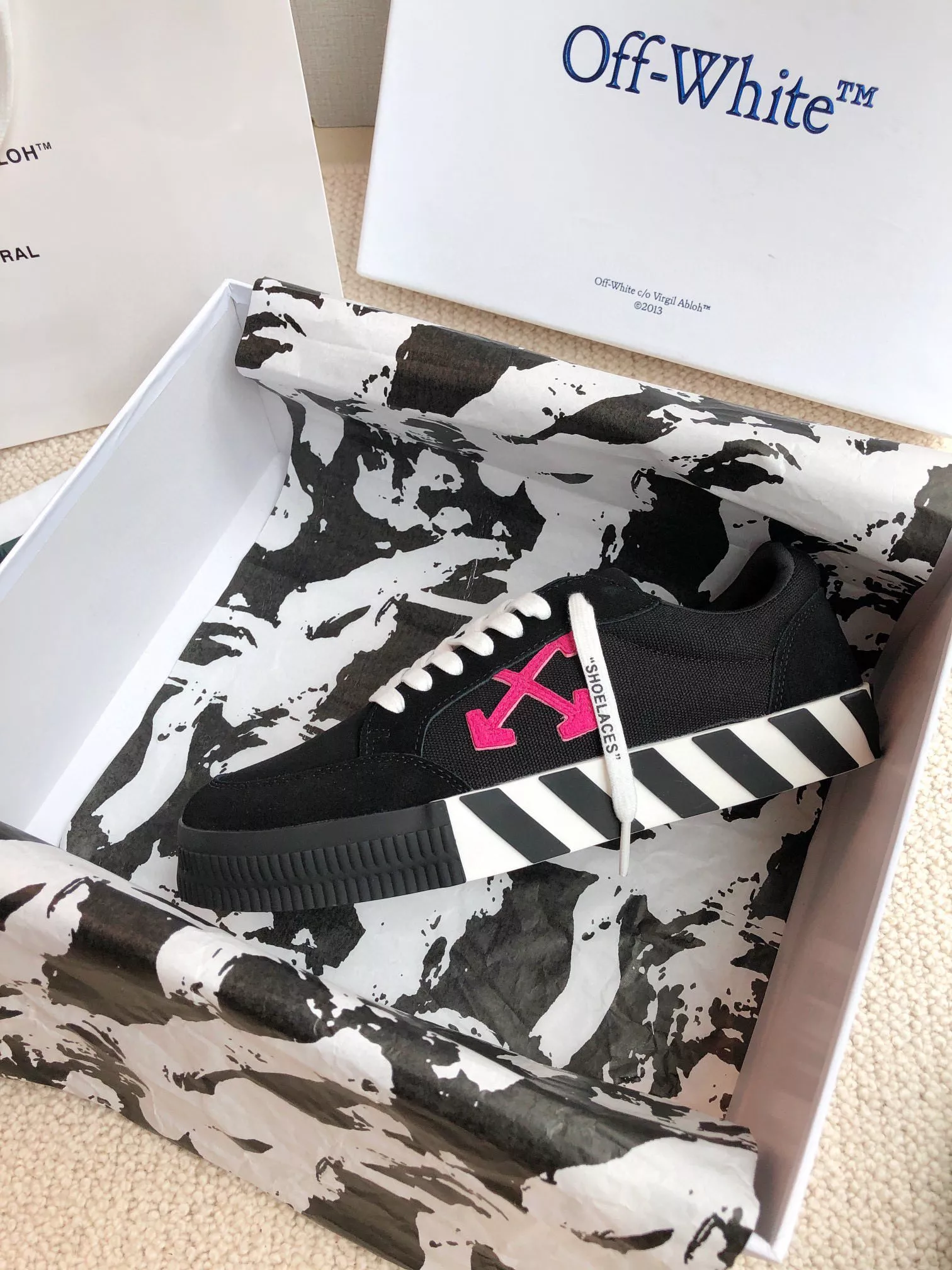 Lightweight 585 Off-White Casual Shoes For Men
