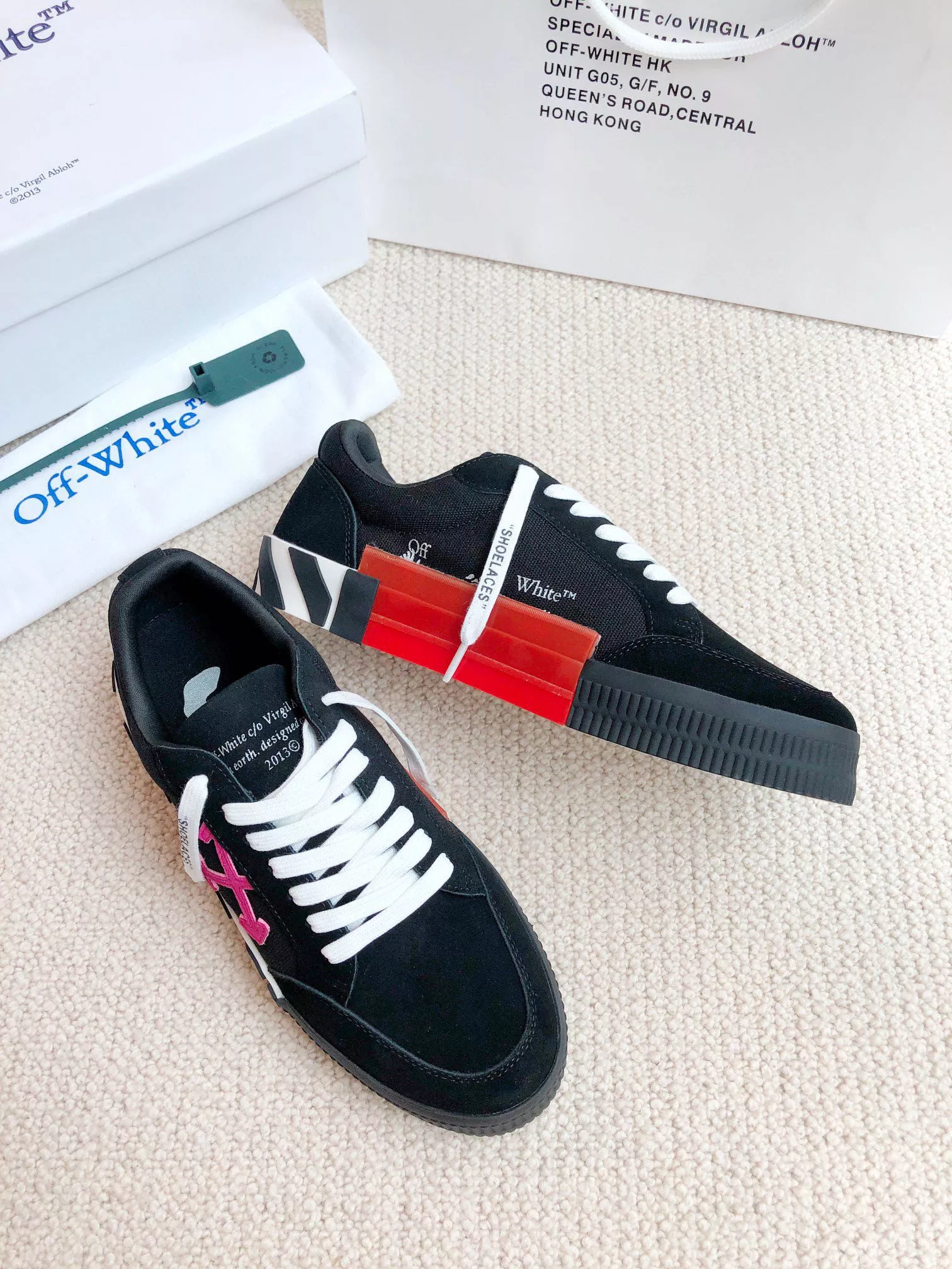 Lightweight 585 Off-White Casual Shoes For Men