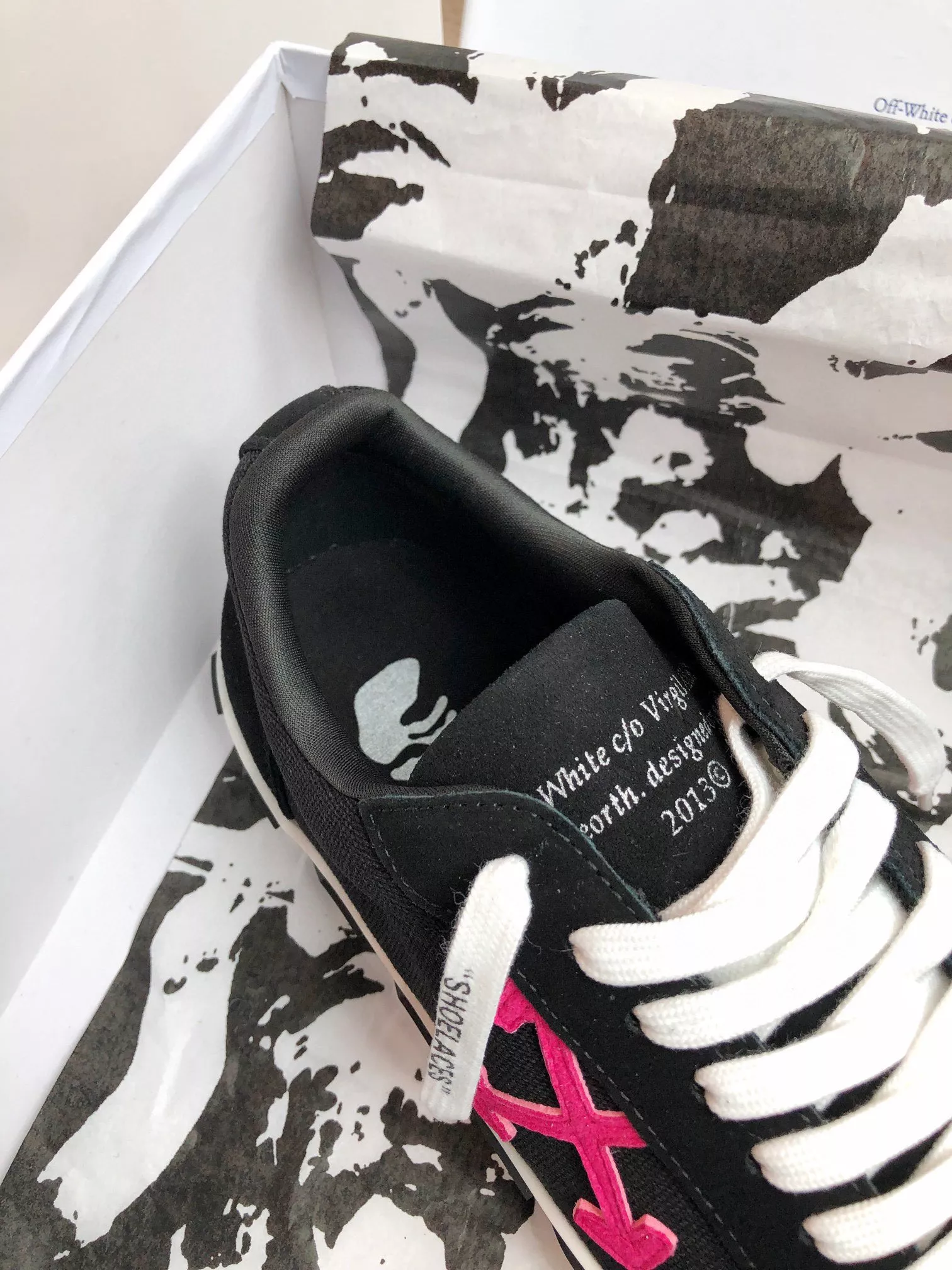 Lightweight 585 Off-White Casual Shoes For Men