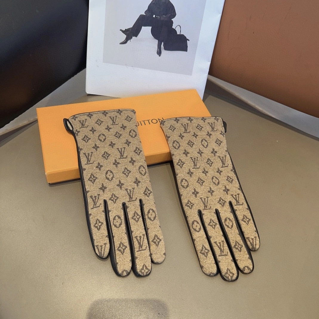 Lightweight 6040 Louis Vuitton LV Gloves For Women