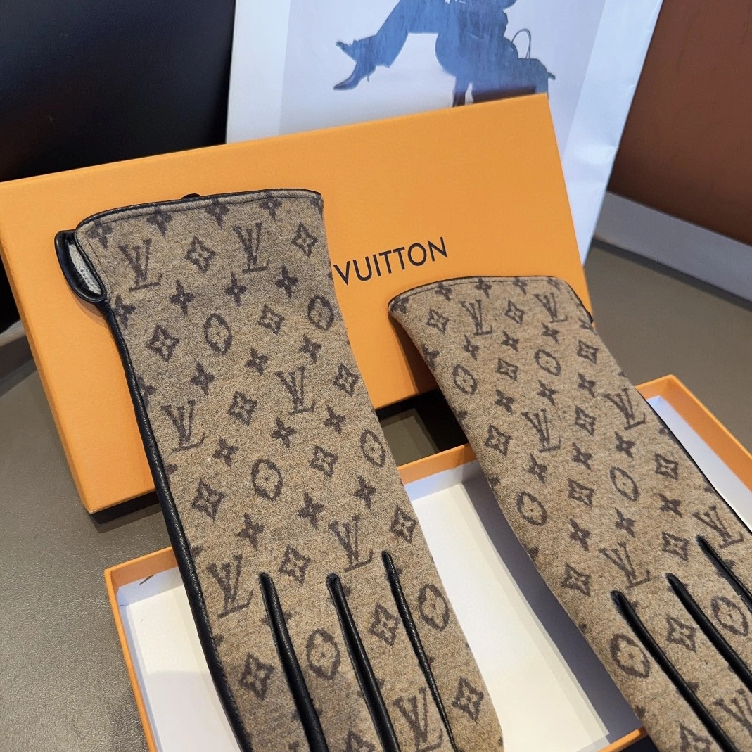 Lightweight 6040 Louis Vuitton LV Gloves For Women