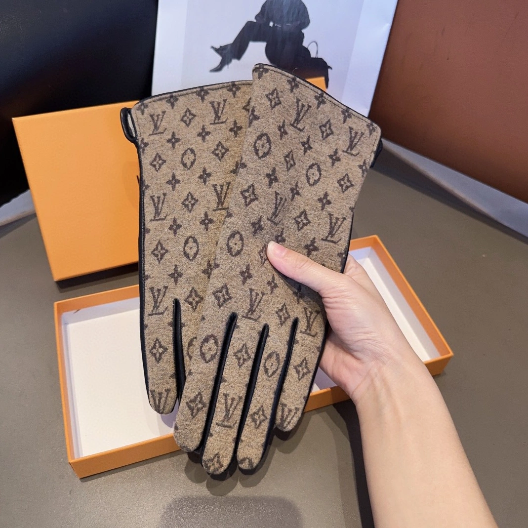 Lightweight 6040 Louis Vuitton LV Gloves For Women