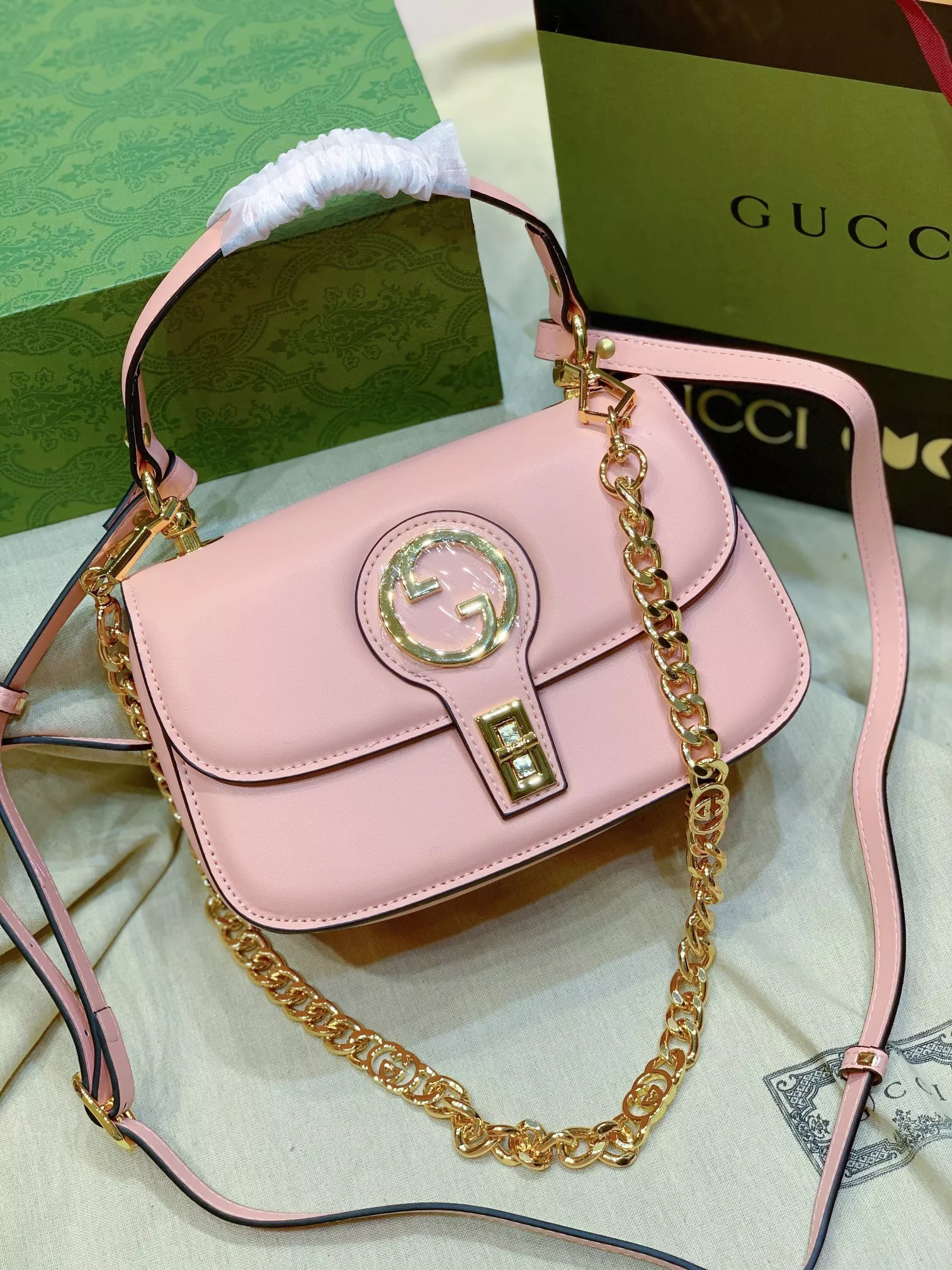 Lightweight 6109 Gucci AAA Quality Messenger Bags For Women