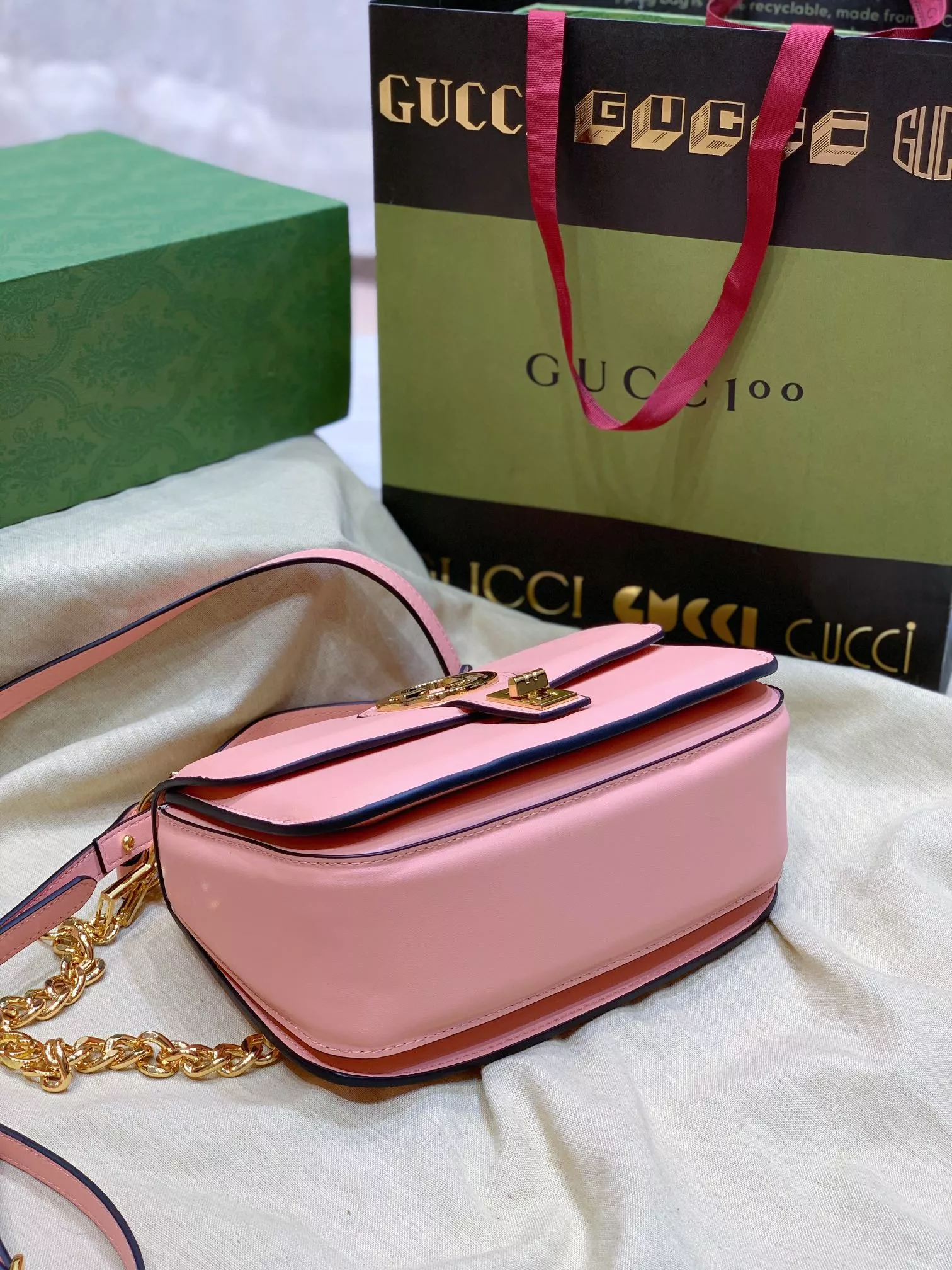 Lightweight 6109 Gucci AAA Quality Messenger Bags For Women