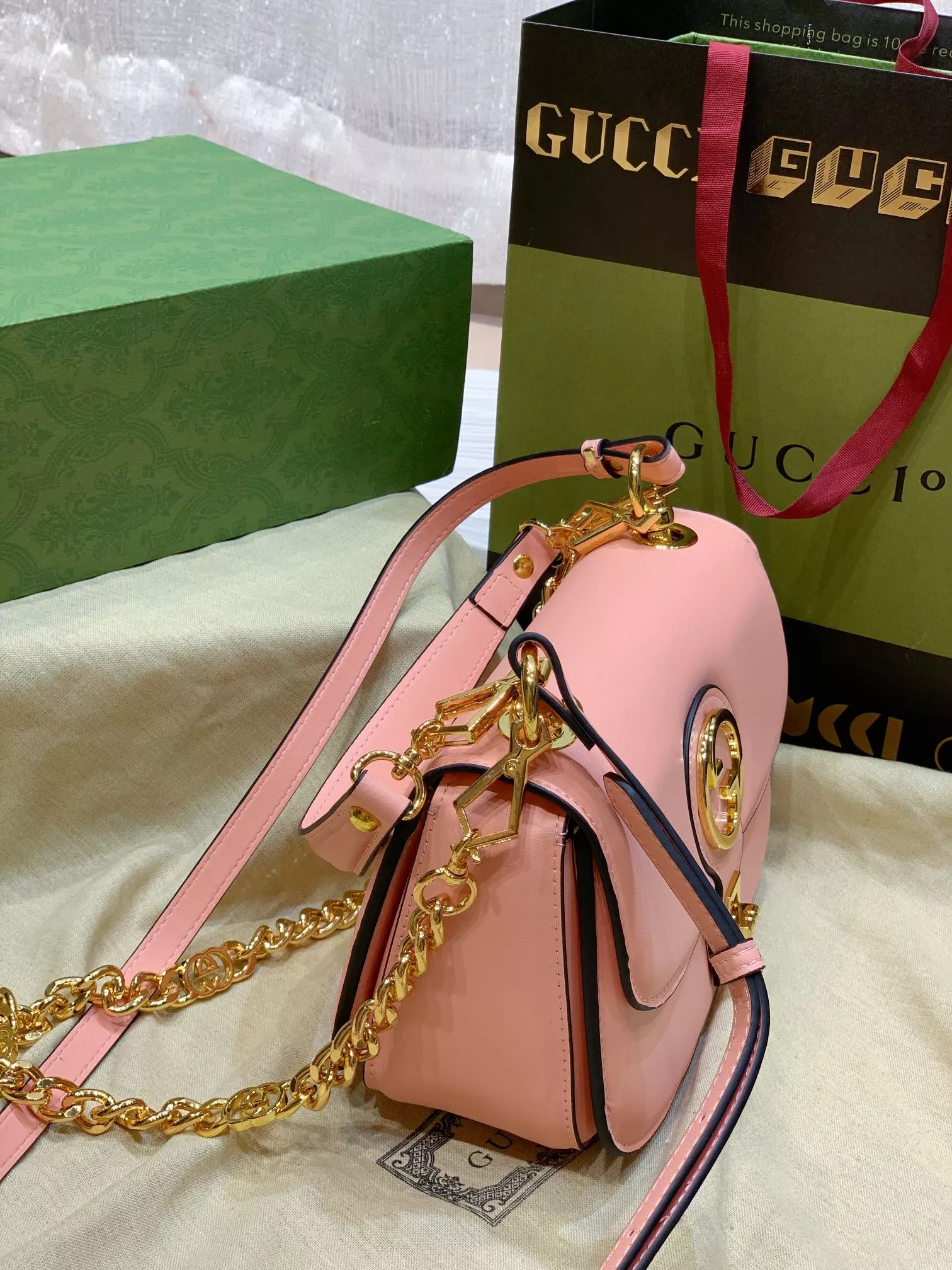 Lightweight 6109 Gucci AAA Quality Messenger Bags For Women