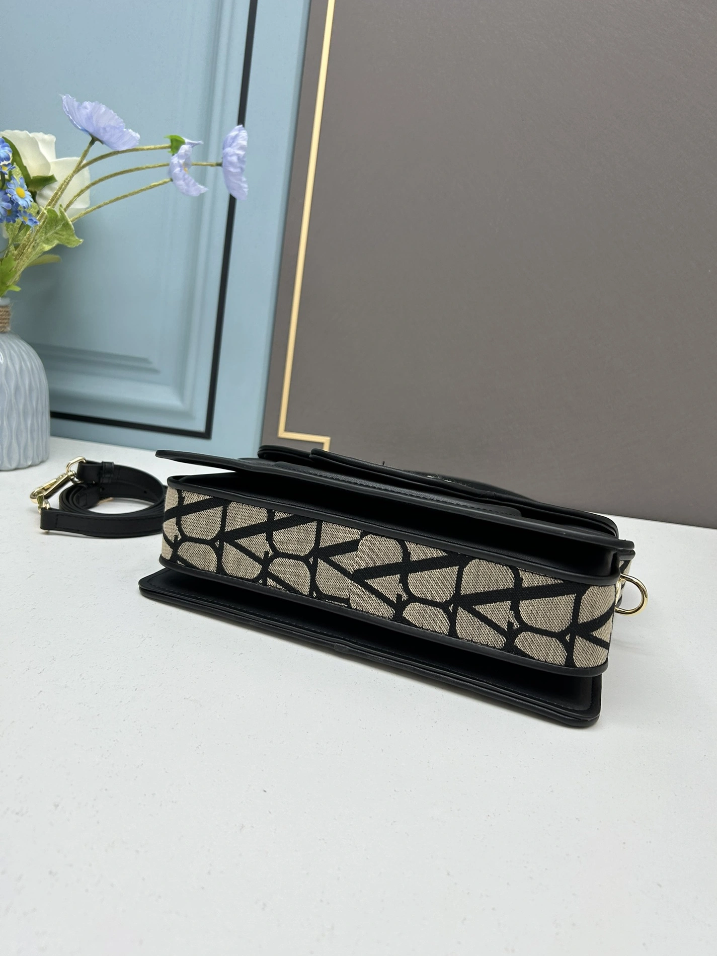 Lightweight 6420 Valentino AAA Quality Shoulder Bags For Women