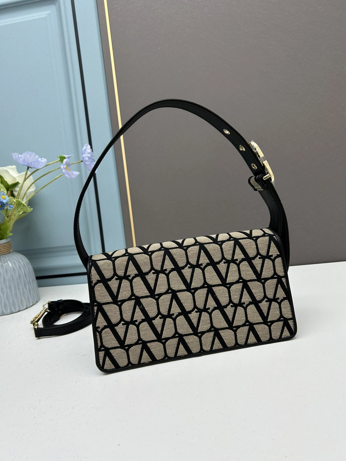 Lightweight 6420 Valentino AAA Quality Shoulder Bags For Women