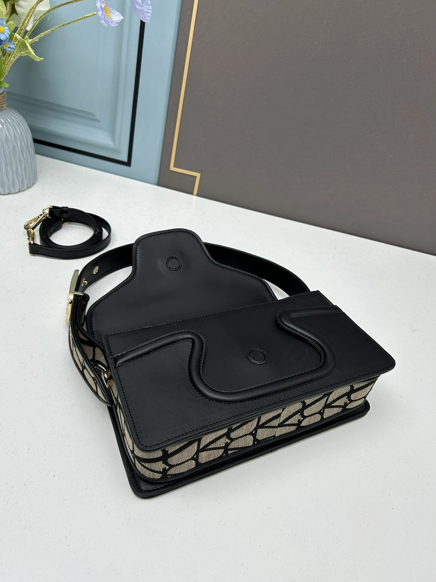 Lightweight 6420 Valentino AAA Quality Shoulder Bags For Women