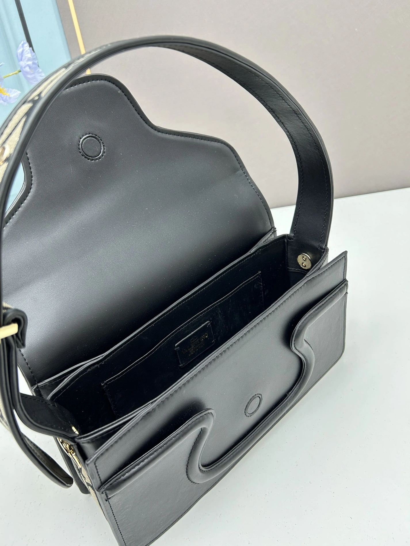Lightweight 6420 Valentino AAA Quality Shoulder Bags For Women