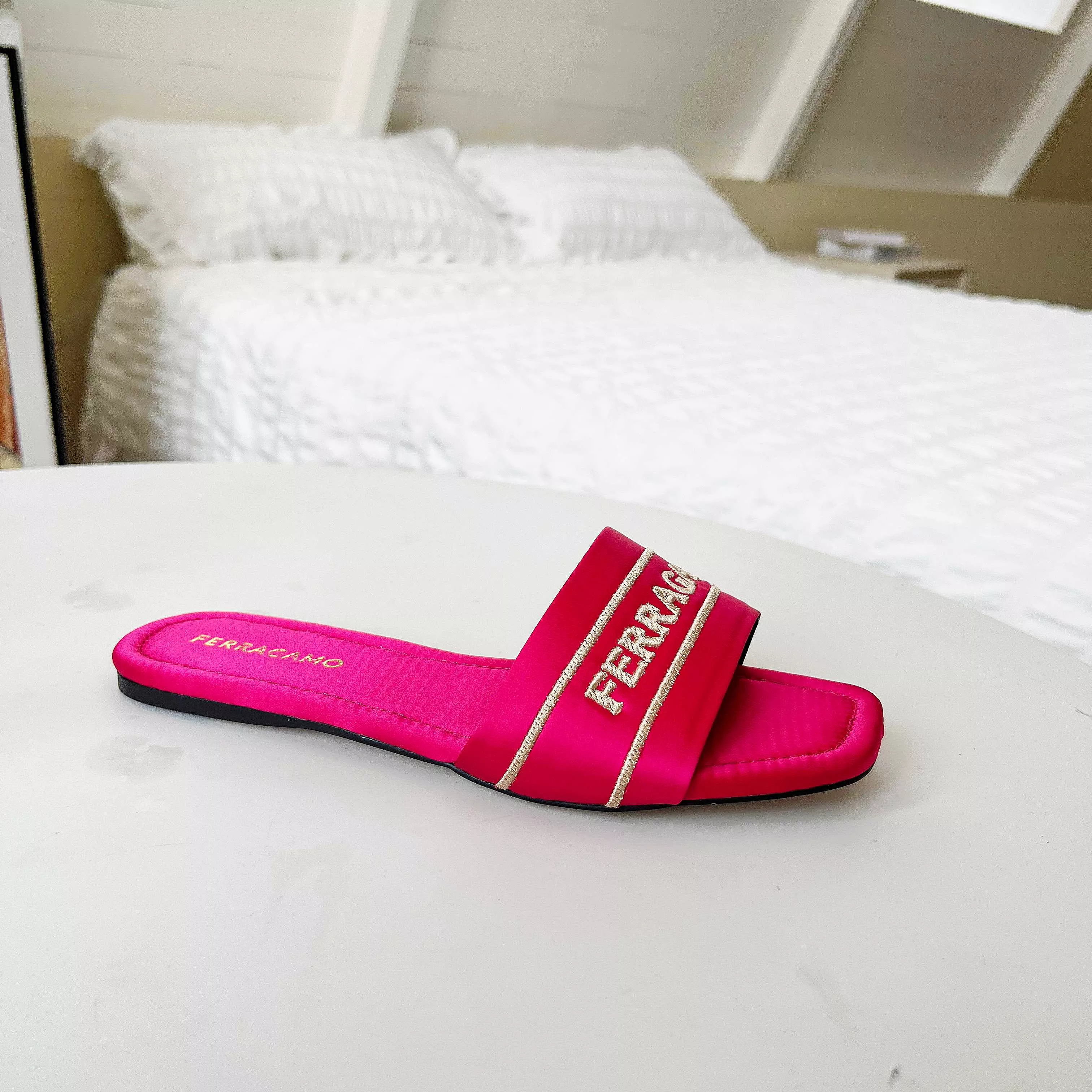 Lightweight 6690 Salvatore Ferragamo Slippers For Women