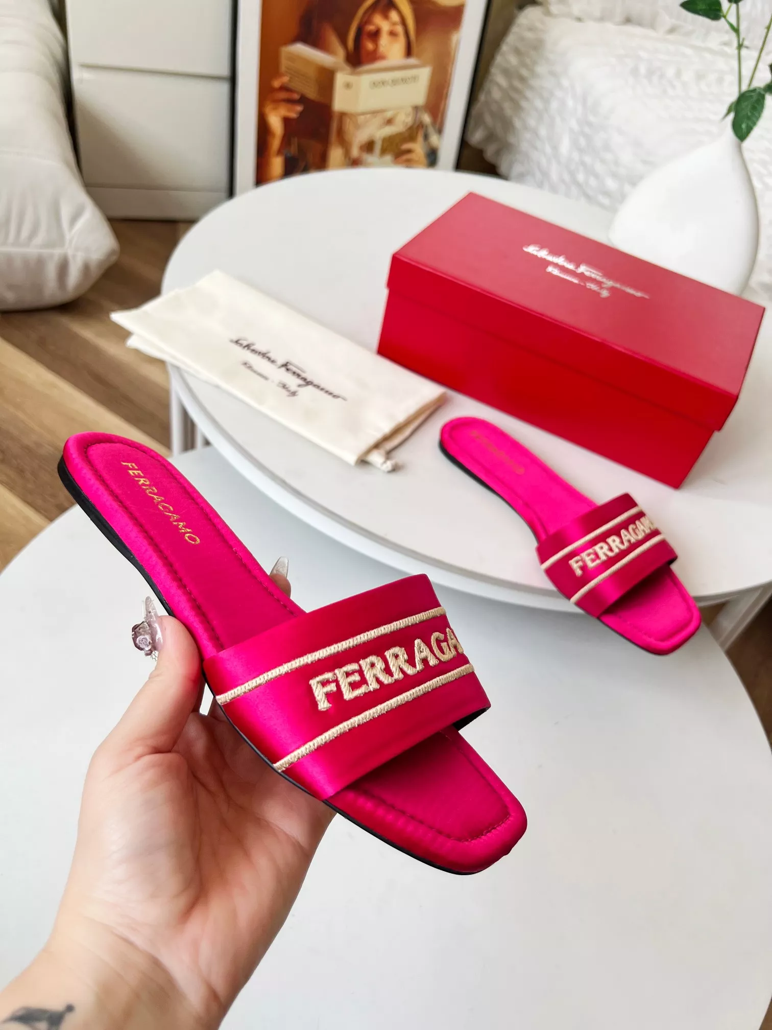 Lightweight 6690 Salvatore Ferragamo Slippers For Women