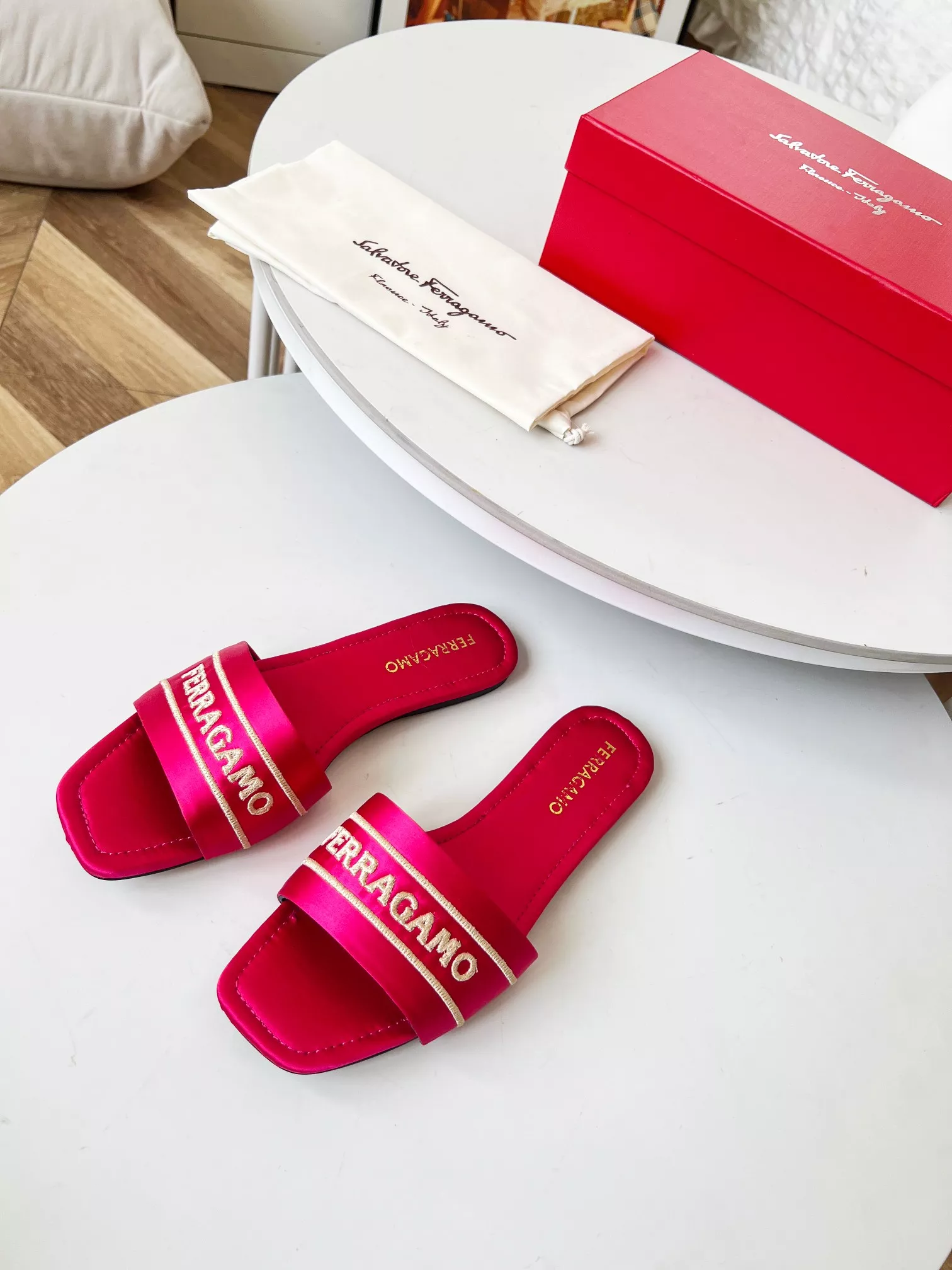Lightweight 6690 Salvatore Ferragamo Slippers For Women