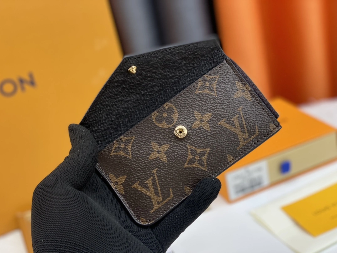 Lightweight 6788 Louis Vuitton LV Card Case For Women