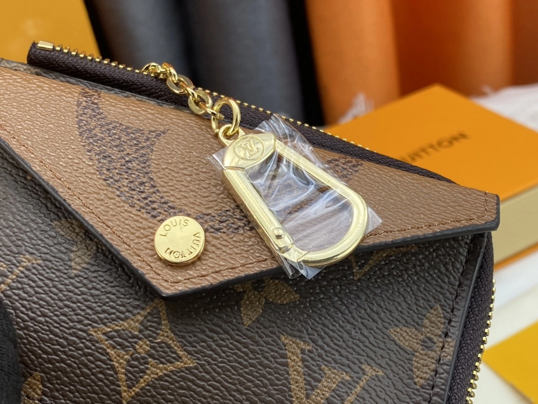 Lightweight 6788 Louis Vuitton LV Card Case For Women