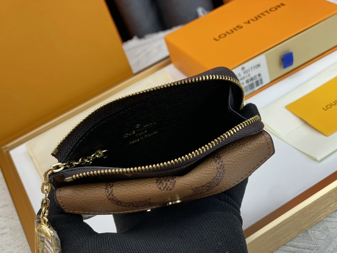 Lightweight 6788 Louis Vuitton LV Card Case For Women