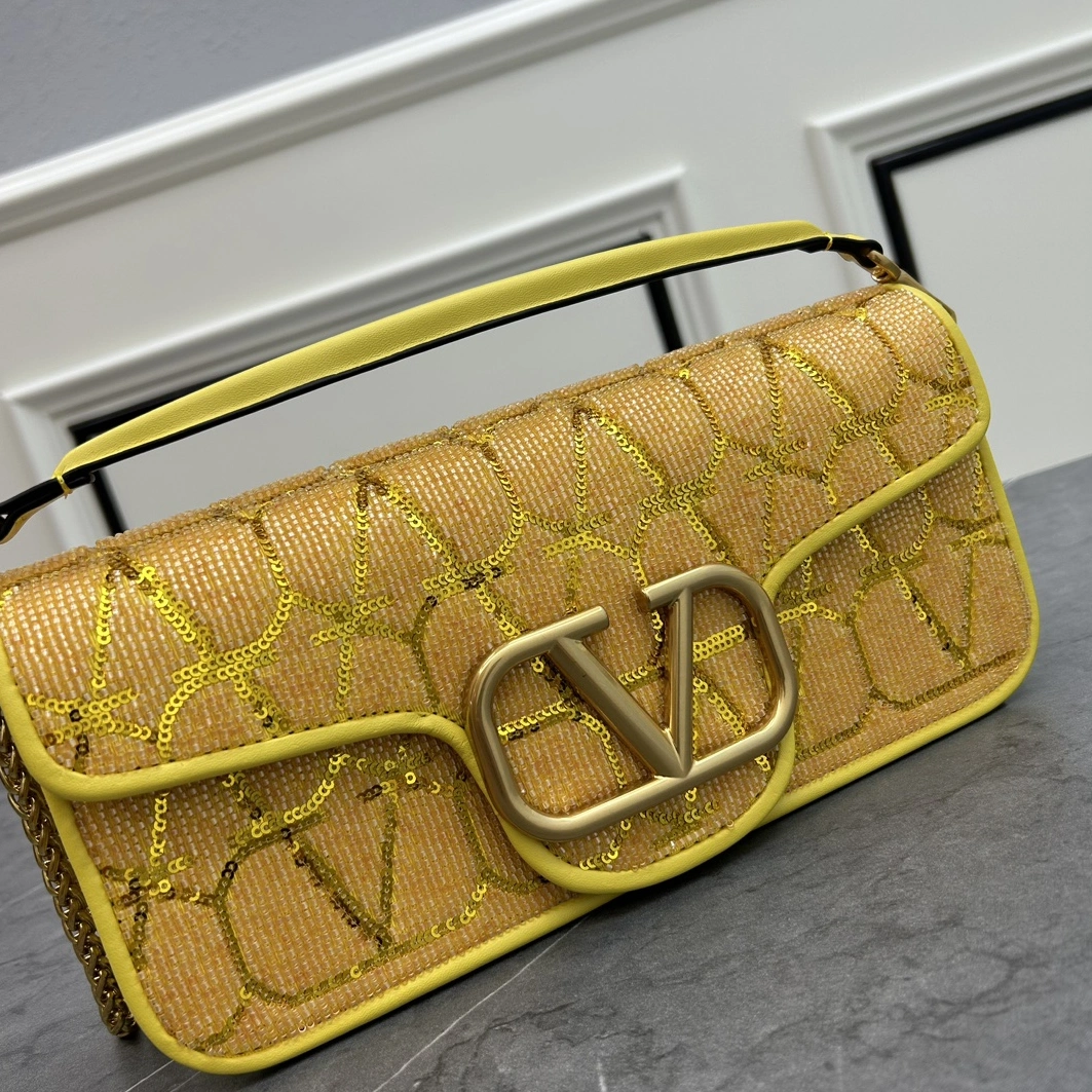 Lightweight 6823 Valentino AAA Quality Messenger Bags For Women