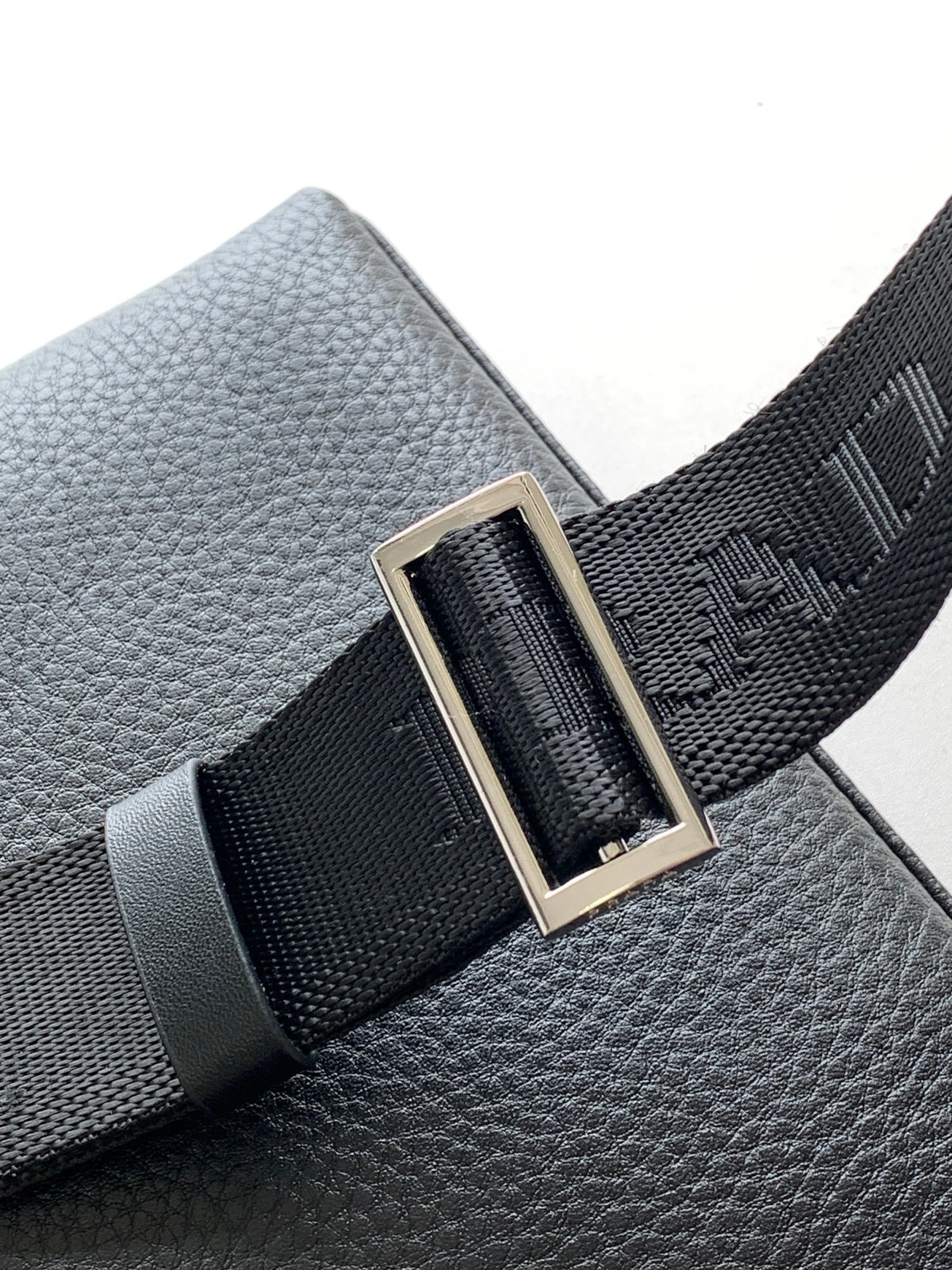 Lightweight 683 Prada AAA Man Messenger Bags