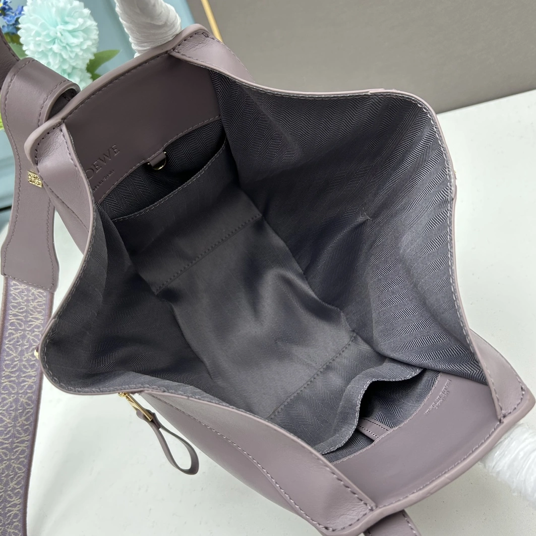 Lightweight 6866 LOEWE AAA Quality Handbags For Women