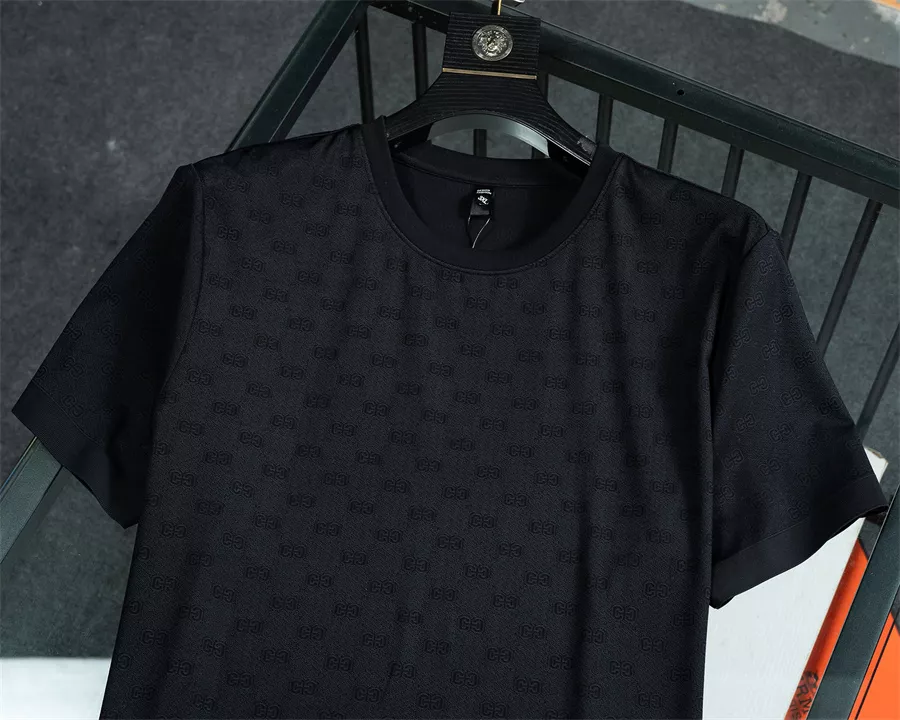Lightweight 6893 Gucci T-Shirts Short Sleeved For Men