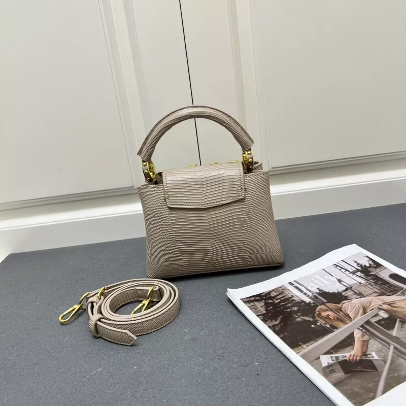 Lightweight 6929 Louis Vuitton AAA Quality Handbags For Women