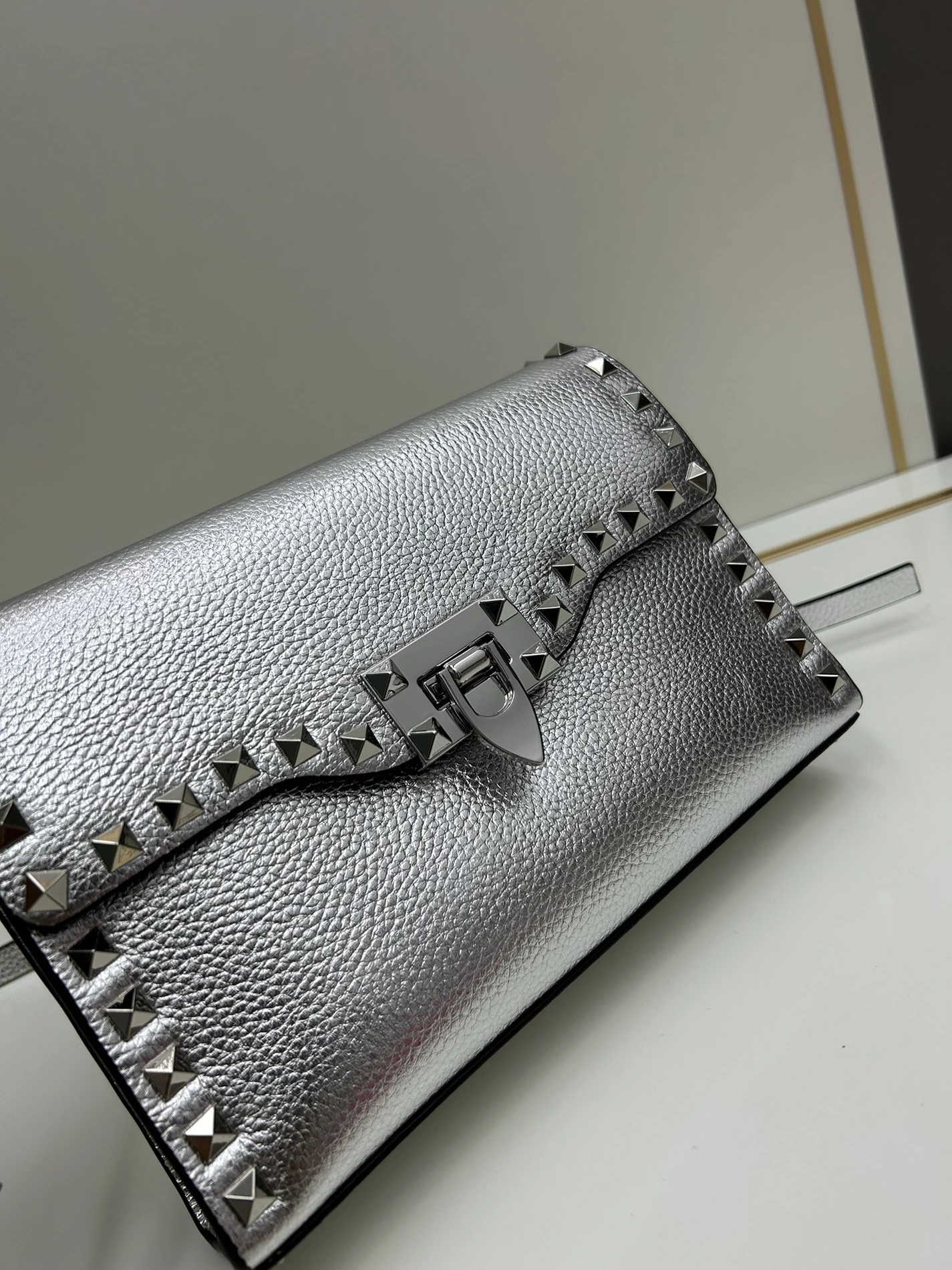 Lightweight 7364 Valentino AAA Quality Messenger Bags For Women