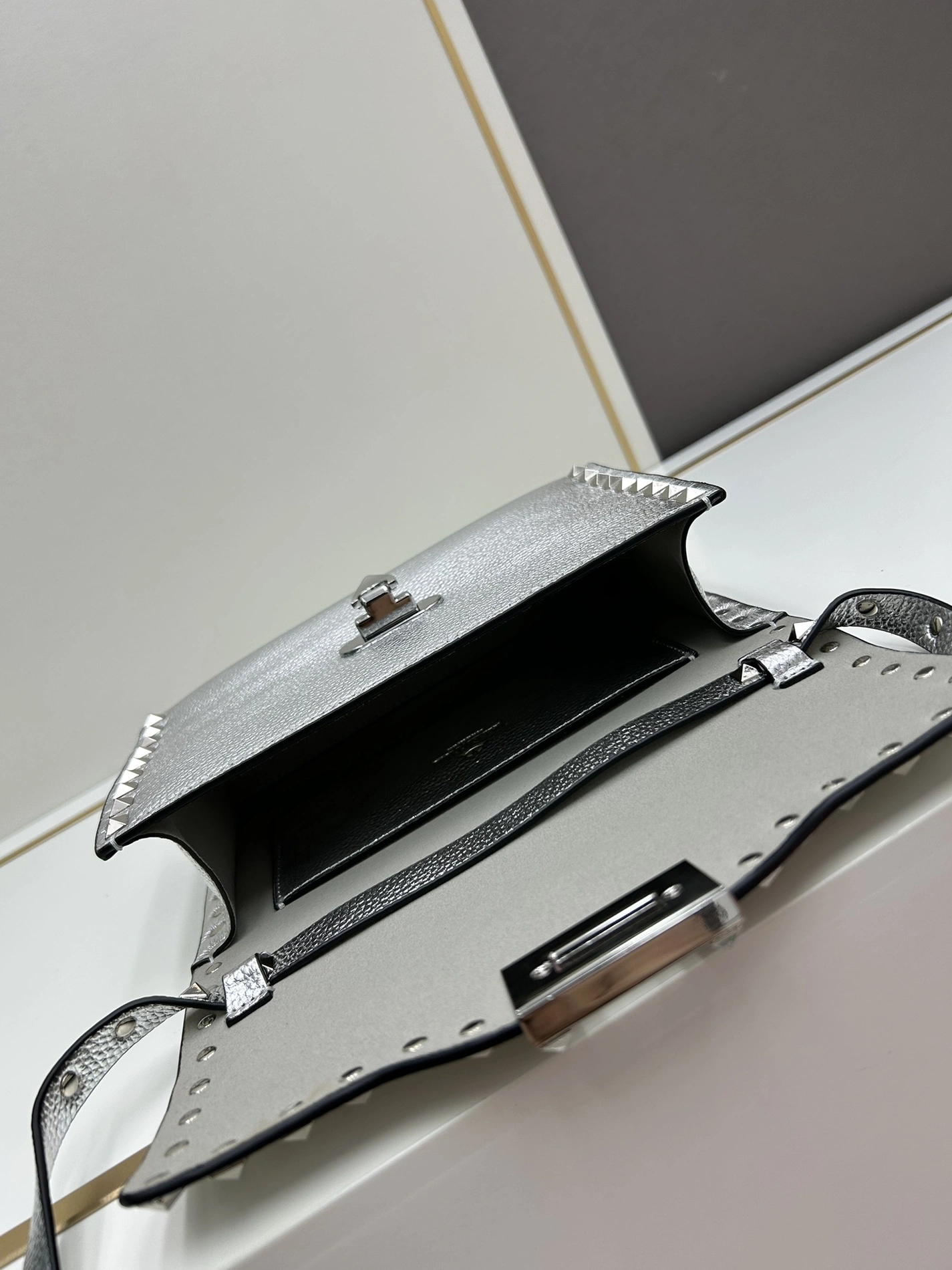 Lightweight 7364 Valentino AAA Quality Messenger Bags For Women