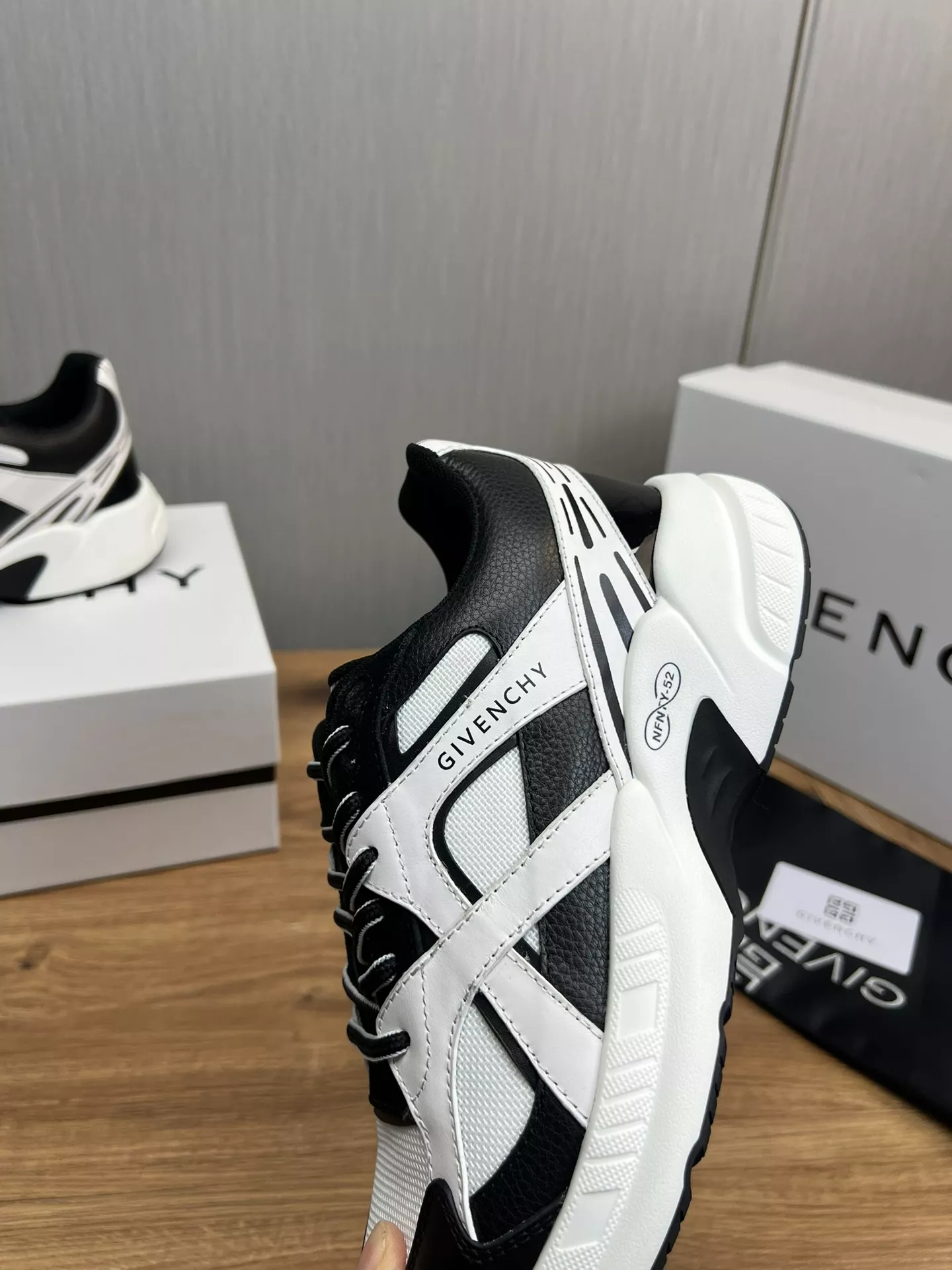 Lightweight 7441 Givenchy Casual Shoes For Men
