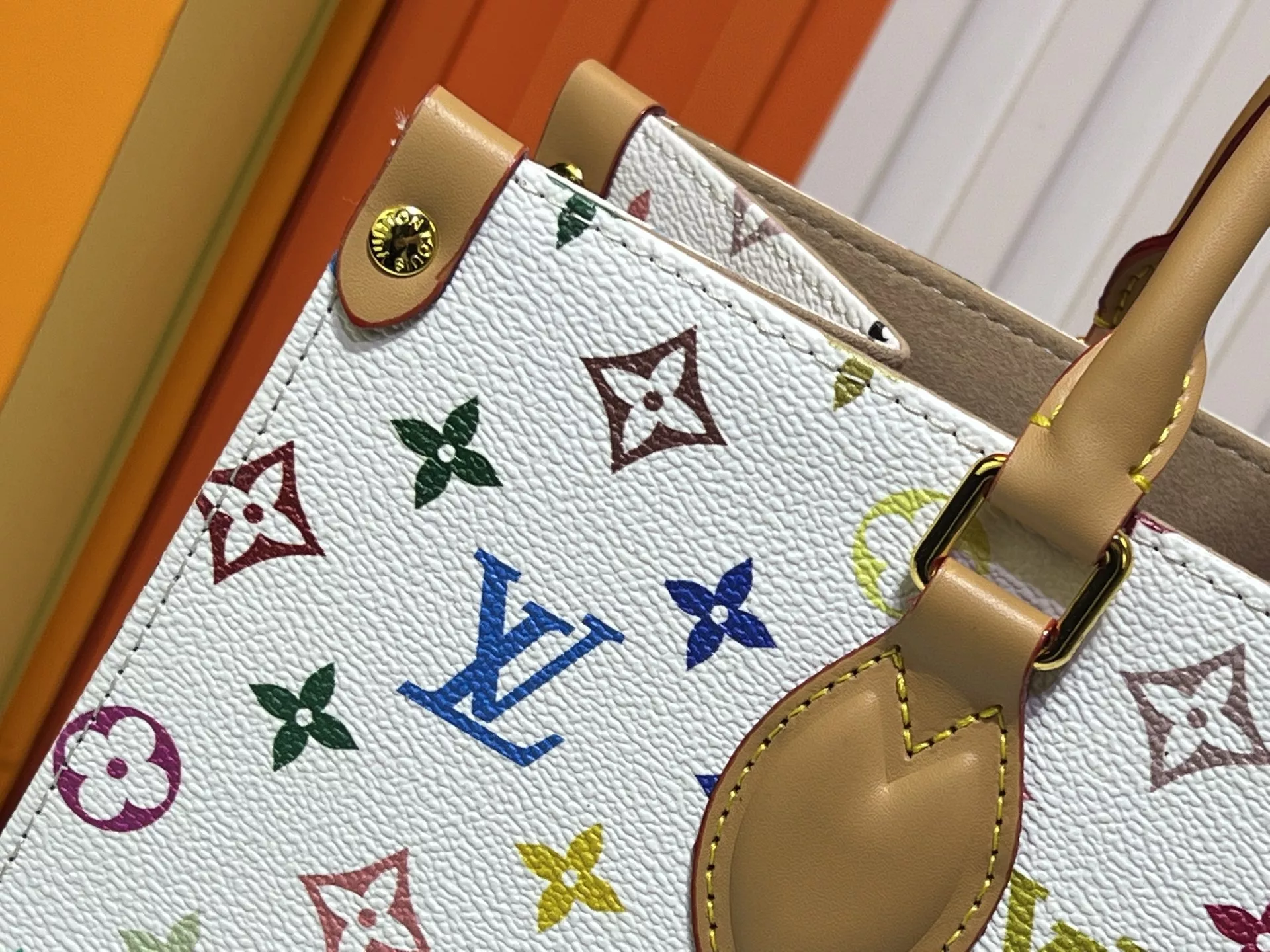 Lightweight 7457 Louis Vuitton AAA Quality Handbags For Women