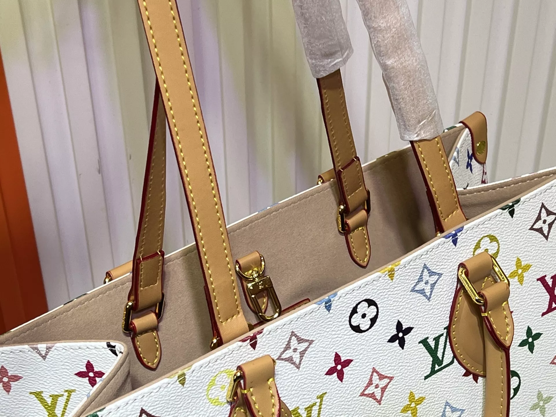 Lightweight 7457 Louis Vuitton AAA Quality Handbags For Women