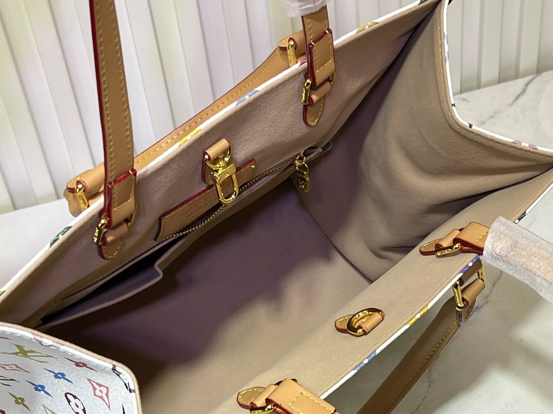 Lightweight 7457 Louis Vuitton AAA Quality Handbags For Women