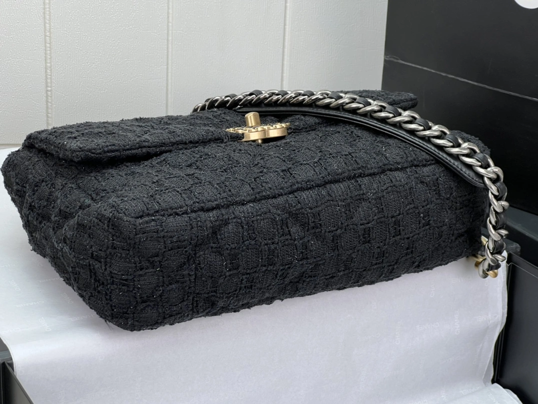 Lightweight 7462 Chanel AAA Quality Messenger Bags For Women